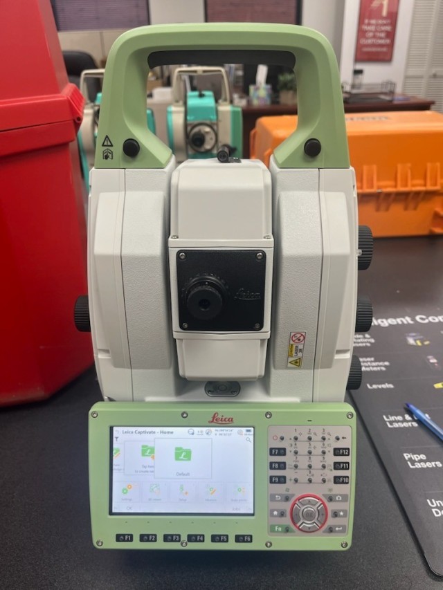 Leica TS60 0.5" Imaging Total Station with Accessories